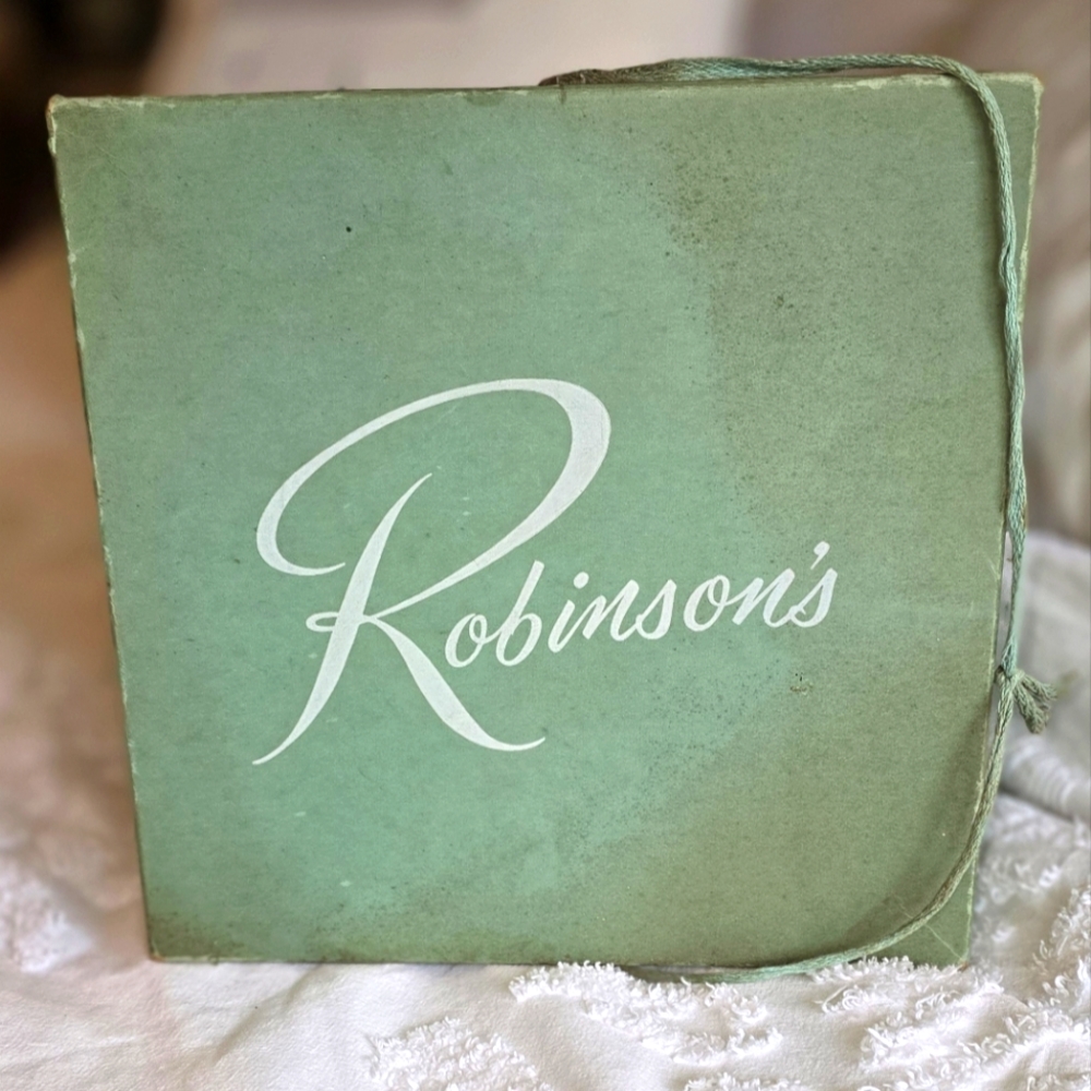 1950s Vintage Robinsons California Hat Box